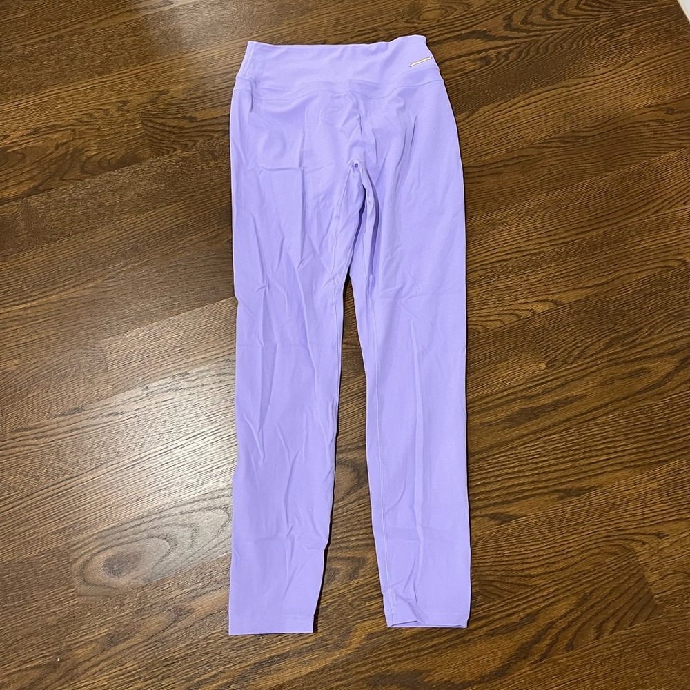 Lavender gym shark leggings